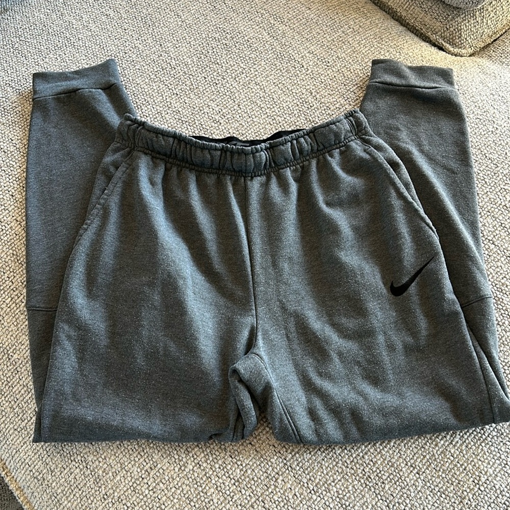 Men’s Nike dry fit, sweatpants, jogger style, size medium